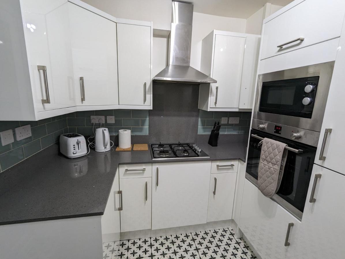 Morden  Fantastic 3-Bedroom House In London מראה חיצוני תמונה